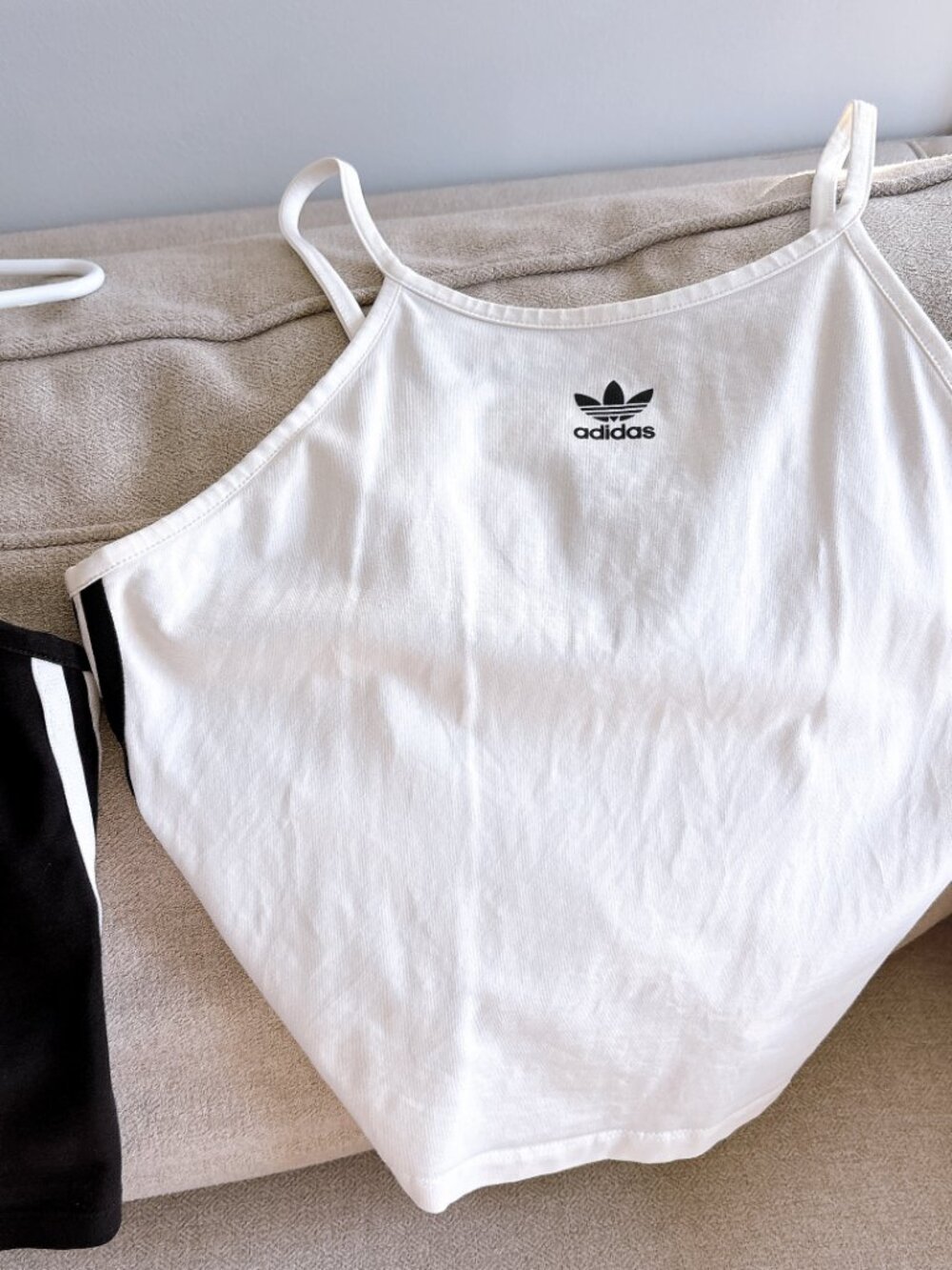95% NEW ADIDAS TOP, SIZE M - Picture 4 of 5